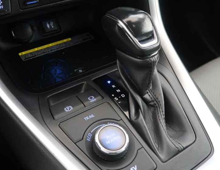 Toyota RAV4 SUV / Terénní 2,5 l 131 kw