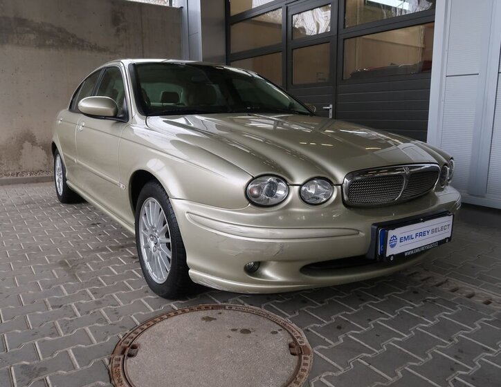 Jaguar X-Type Sedan / Limuzína 2,0 l 96 kw