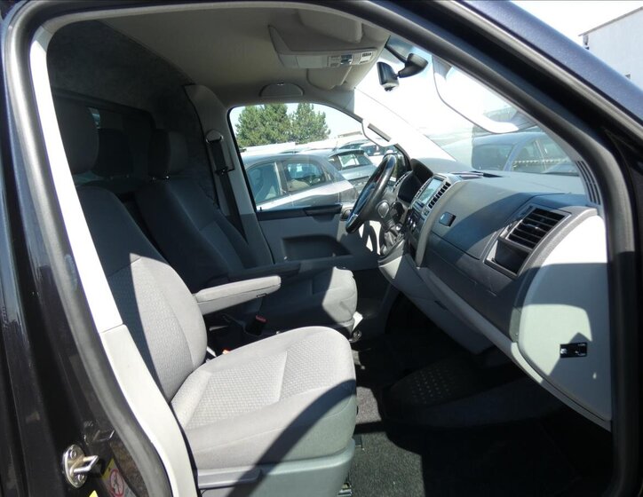 Volkswagen Transporter Skříň 2,0 l 103 kw