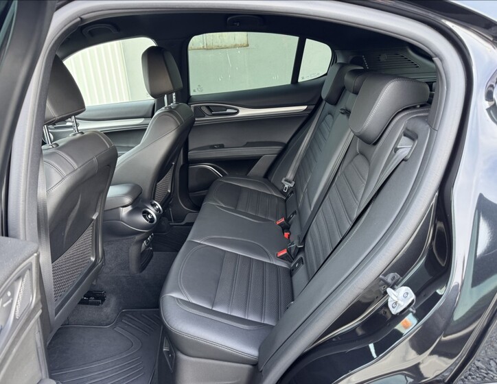 Alfa Romeo Stelvio 19