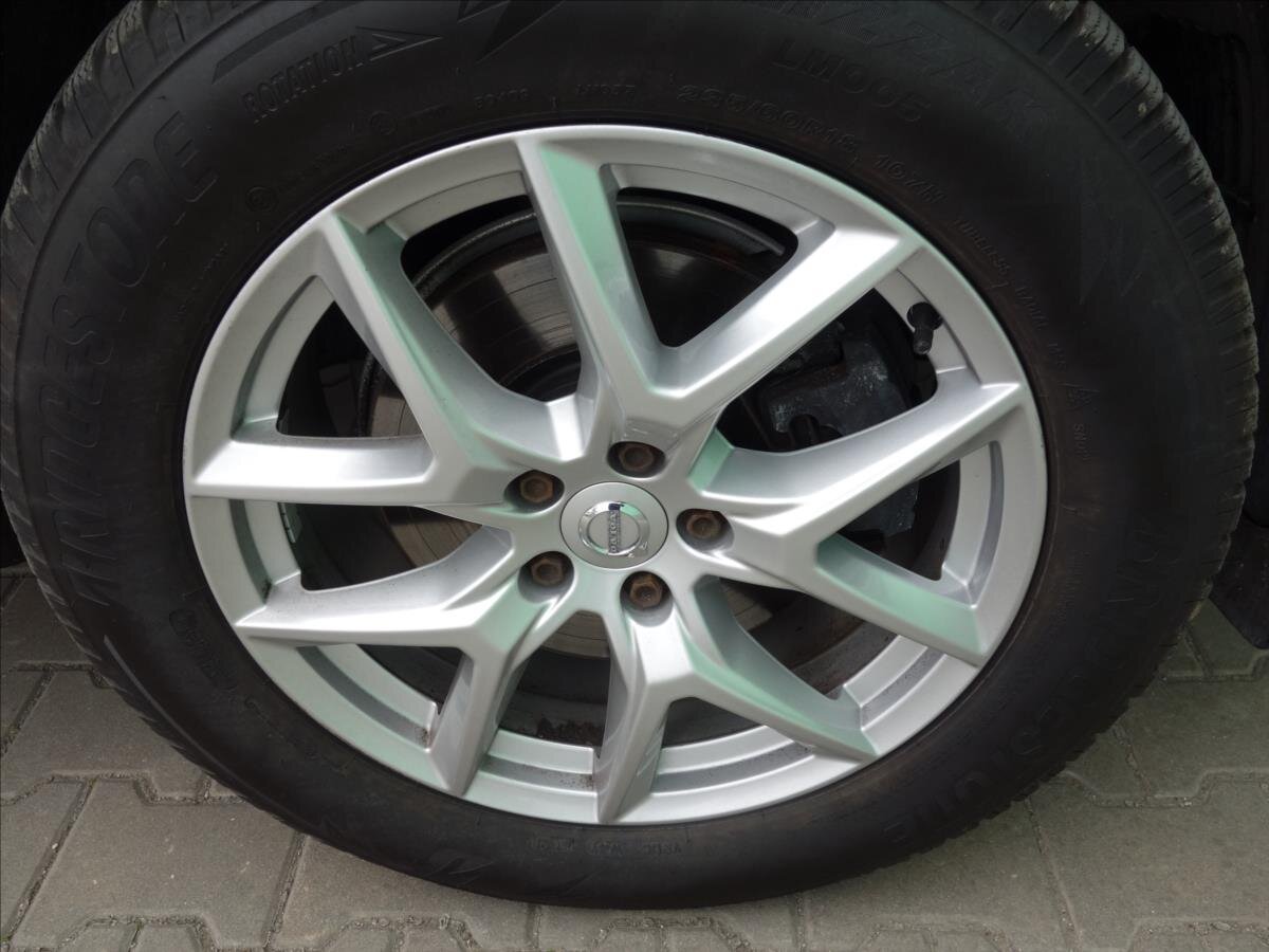 Volvo XC60 SUV / Terénní 2,0 l 110 kw