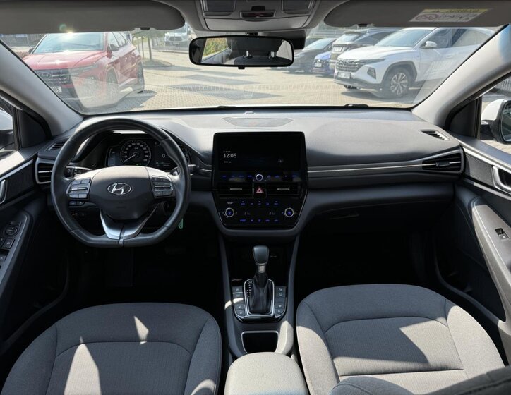 Hyundai IONIQ 12