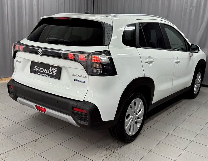 Suzuki S-Cross SUV / Terénní 1,4 l 81 kw