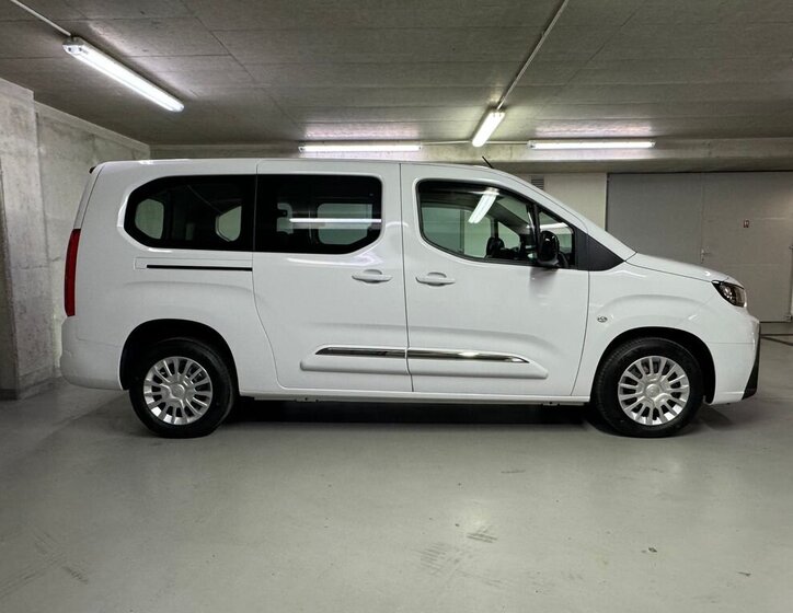 Toyota ProAce City Verso MPV 1,2 l 81 kw