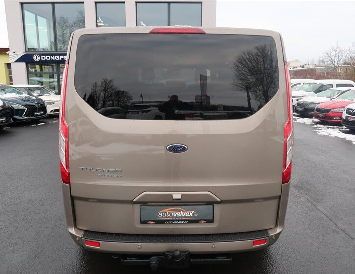 Ford Tourneo Custom MPV 2,0 l 136 kw