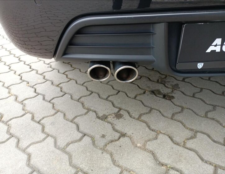 Peugeot 407 Kupé 2,7 l 150 kw