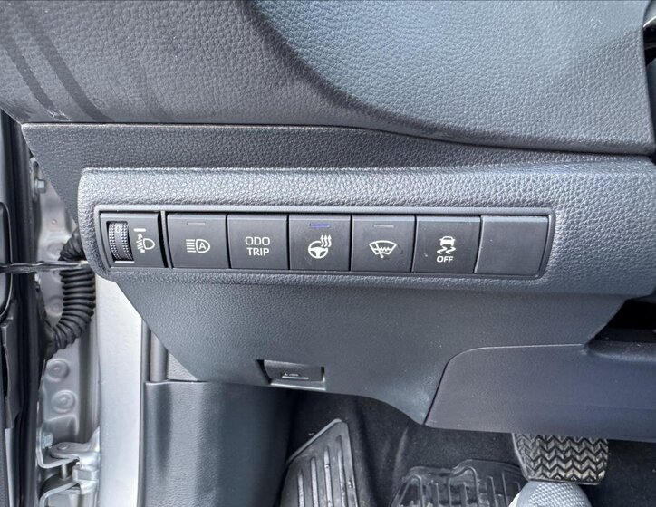 Toyota Corolla Sedan / Limuzína 1,8 l 72 kw