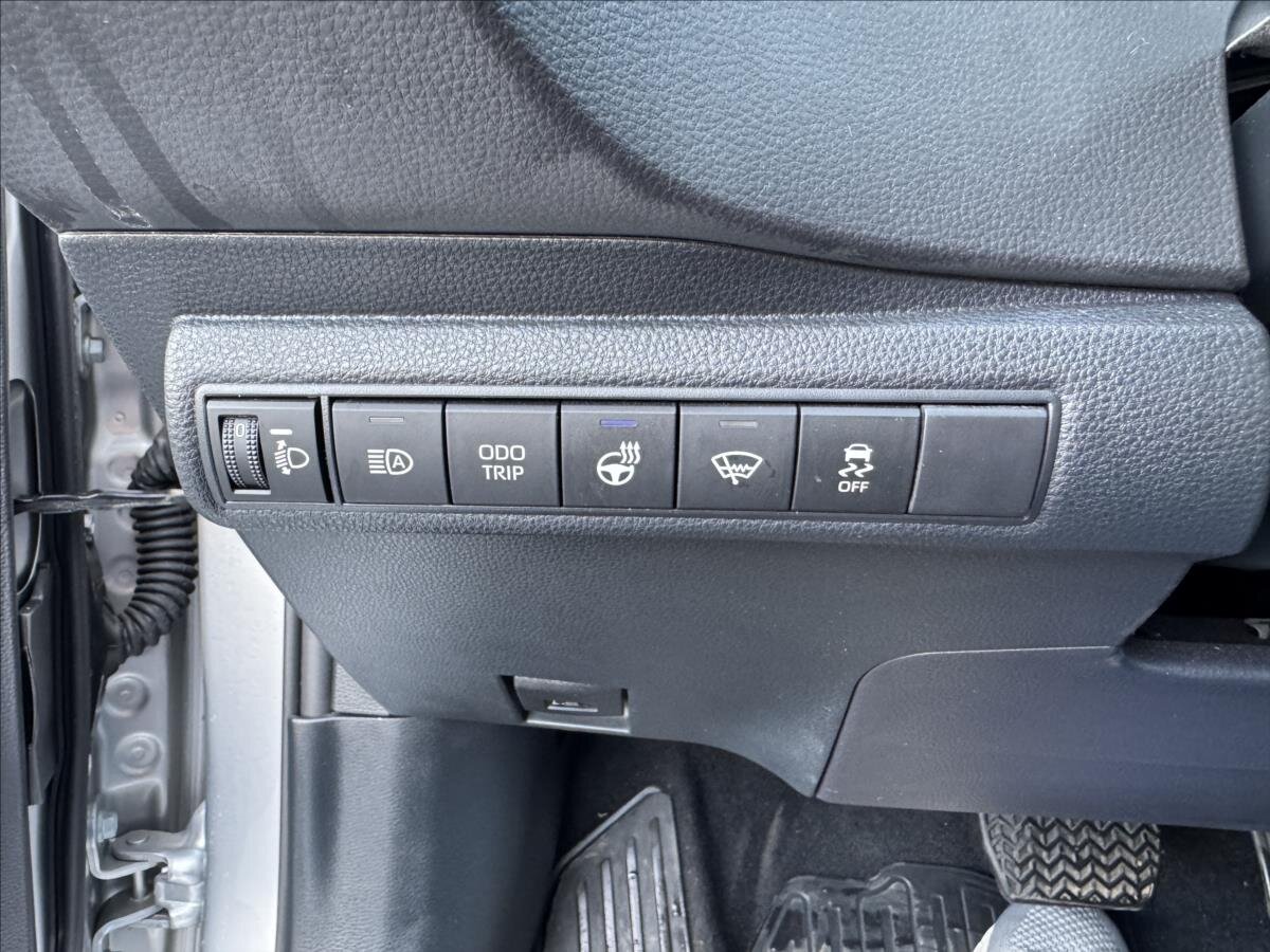 Toyota Corolla Sedan / Limuzína 1,8 l 72 kw