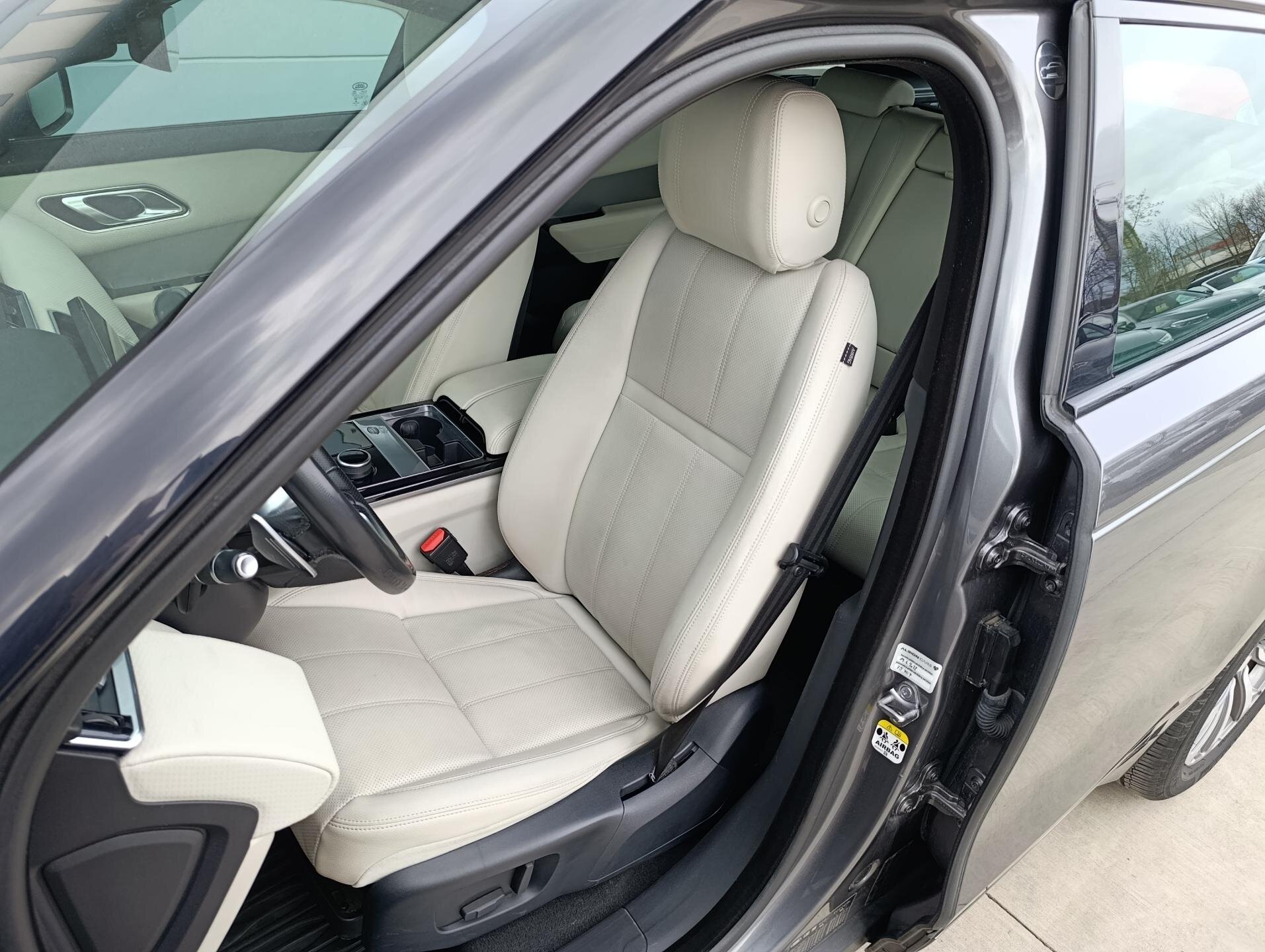 Land Rover Range Rover Velar SUV / Terénní 2,0 l 184 kw