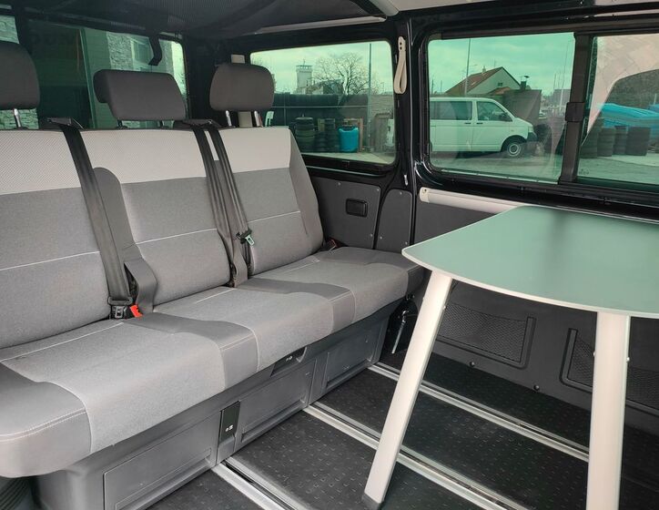 Volkswagen Multivan 15