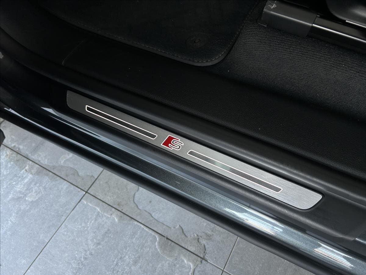 Audi Q8 SUV / Terénní 3,0 l 250 kw