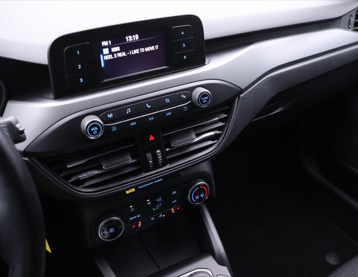 Ford Focus Kombi 999,0 74 kw