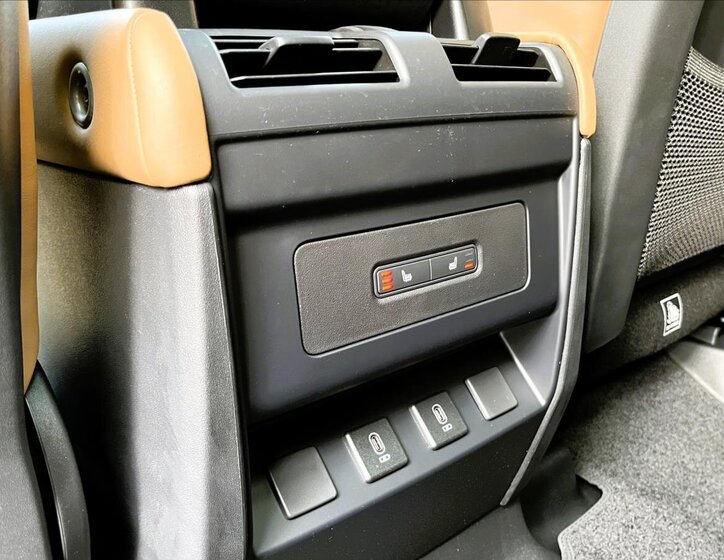 Land Rover Defender SUV 3,0 l 257 kw