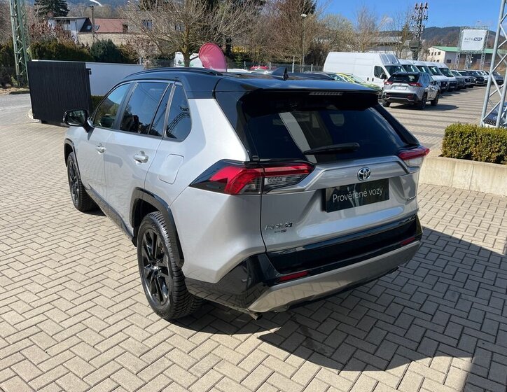 Toyota RAV4 SUV / Terénní 2,5 l 131 kw