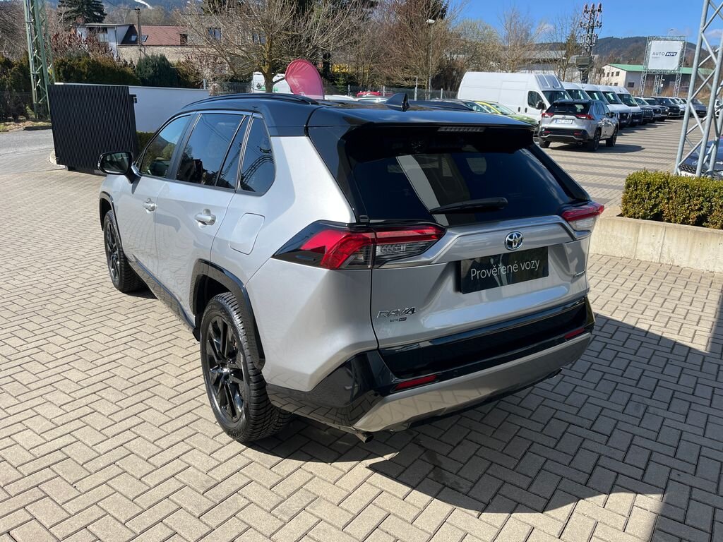 Toyota RAV4 SUV / Terénní 2,5 l 131 kw