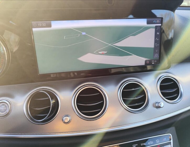 Mercedes-Benz Třídy E 18