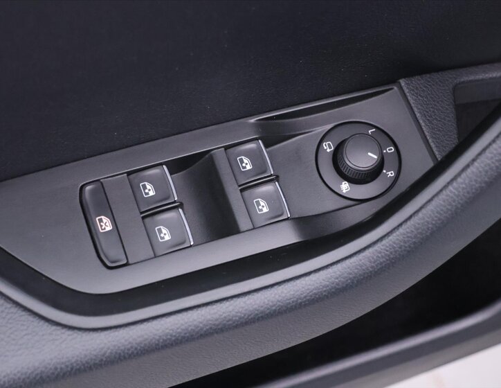 Škoda Superb Liftback 2,0 l 140 kw