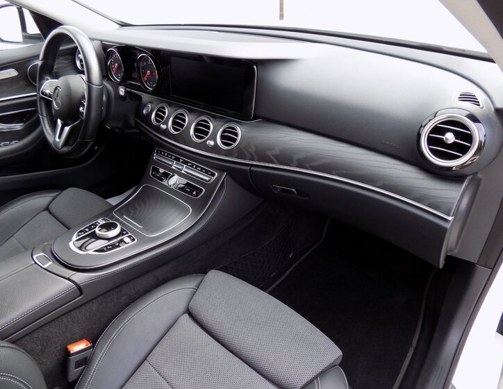 Mercedes-Benz Třídy E 19