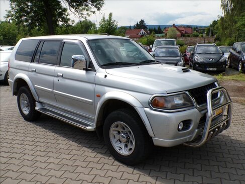 Mitsubishi Pajero Kombi 2,5 l 98 kw