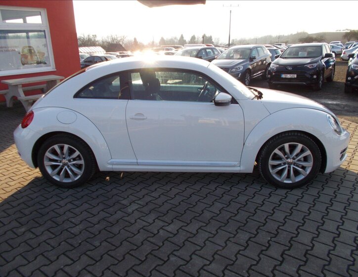 Volkswagen Beetle Hatchback 1,2 l 77 kw