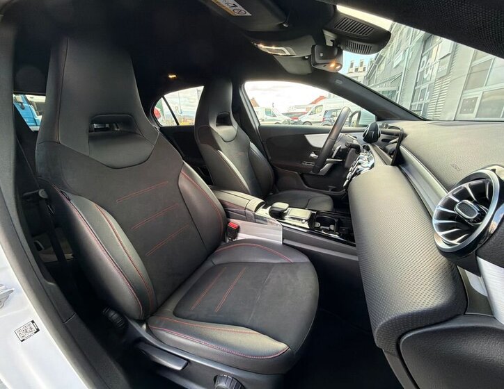 Mercedes-Benz Třídy A Hatchback 1,3 l 118 kw