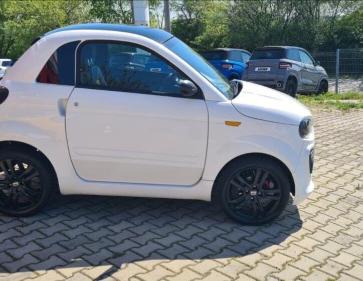 Microcar DUE Hatchback 498,0 6 kw