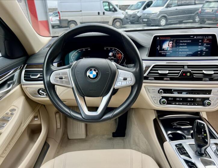 BMW Řada 7 22