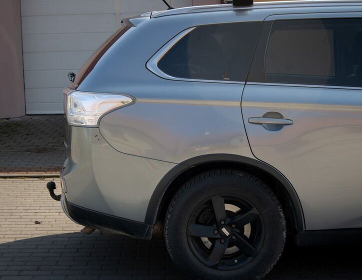 Mitsubishi Outlander SUV / Terénní 2,3 l 110 kw