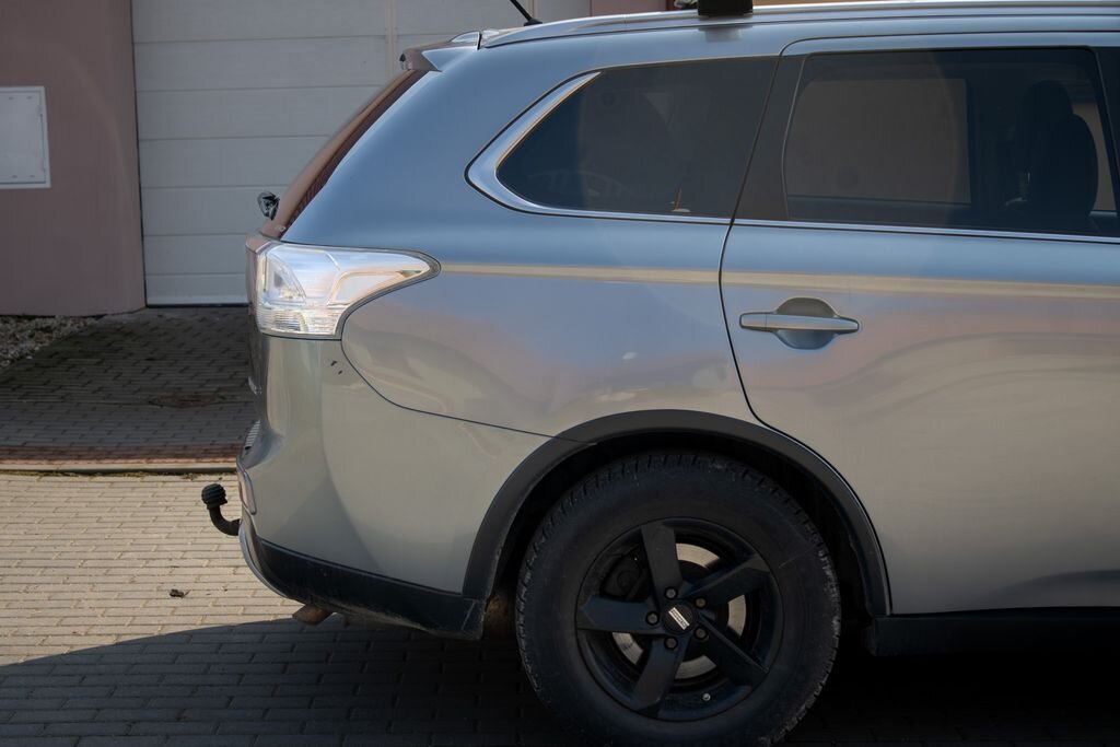 Mitsubishi Outlander SUV / Terénní 2,3 l 110 kw