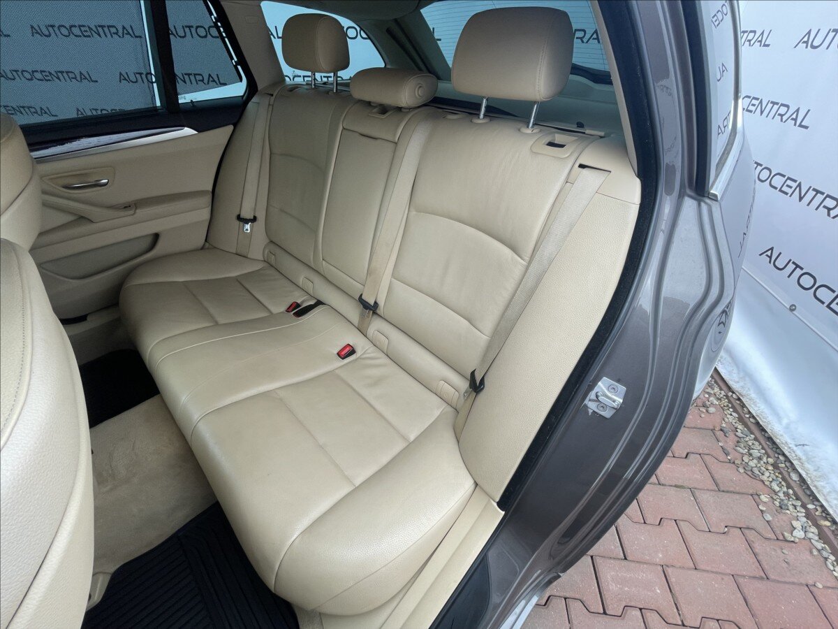 BMW Řada 5 Kombi 3,0 l 180 kw