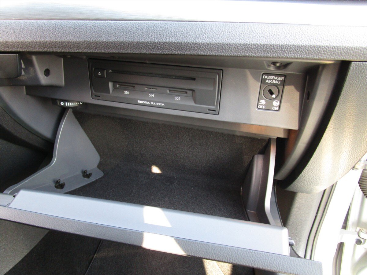 Škoda Superb Sedan / Limuzína 2,0 l 110 kw