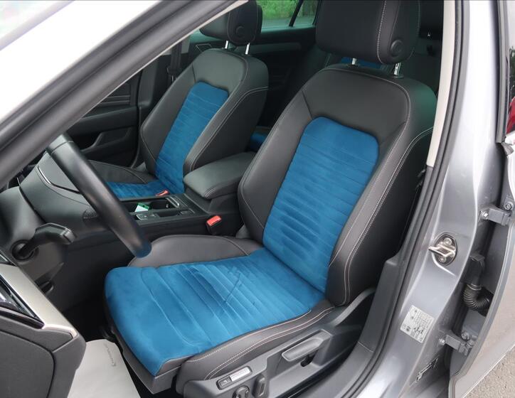 Volkswagen Passat 10