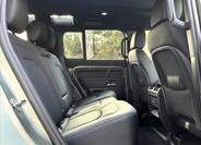 Land Rover Defender 34