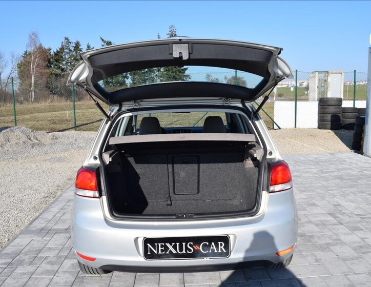 Volkswagen Golf Kombi 1,6 l 66 kw