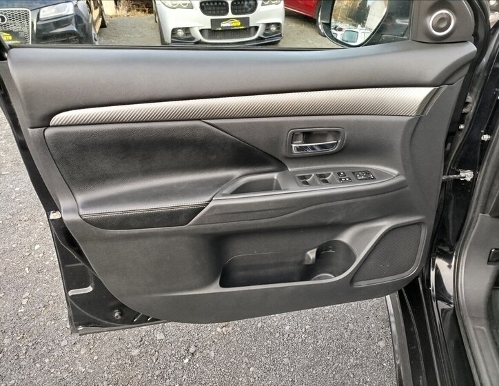 Mitsubishi Outlander SUV 2,3 l 110 kw