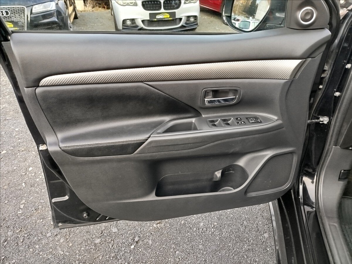 Mitsubishi Outlander SUV 2,3 l 110 kw