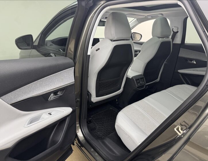 Peugeot 3008 SUV / Terénní 1,2 l 96 kw