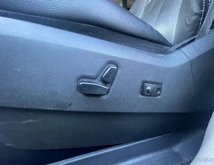 Chrysler Town & Country MPV 3,6 l 208 kw