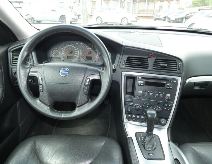 Volvo XC70 Kombi 2,4 l 136 kw