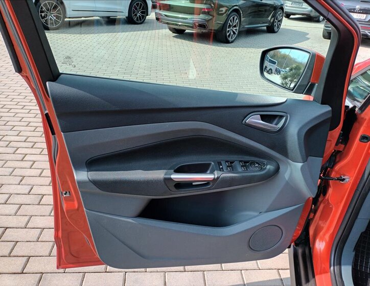 Ford Grand C-MAX MPV 2,0 l 103 kw