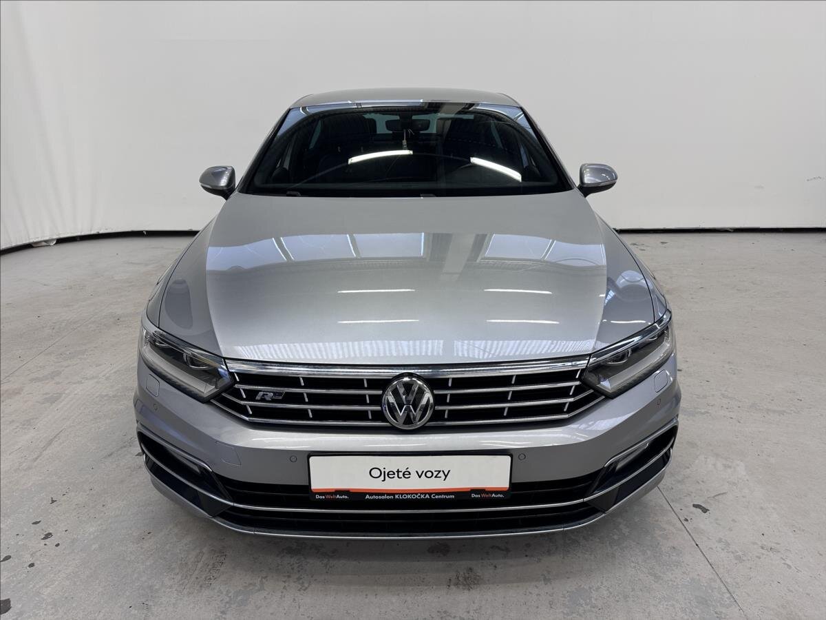Volkswagen Passat Sedan / Limuzína 2,0 l 162 kw