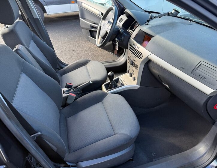 Opel Astra Hatchback 1,6 l 85 kw