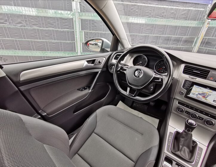 Volkswagen Golf Kombi 1,6 l 77 kw