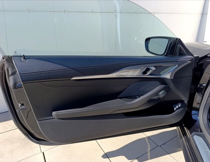 BMW Řada 8 Kupé 4,4 l 390 kw