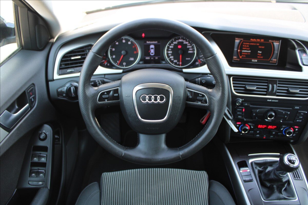 Audi A4 Sedan / Limuzína 1,8 l 118 kw