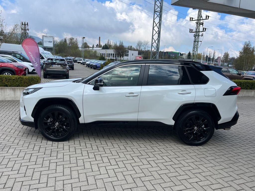 Toyota RAV4 SUV / Terénní 2,5 l 131 kw