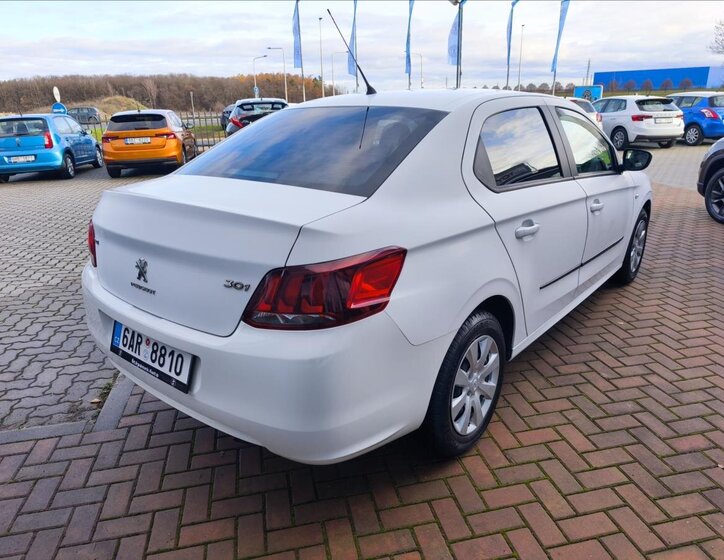 Peugeot 301 Sedan 1,2 l 60 kw