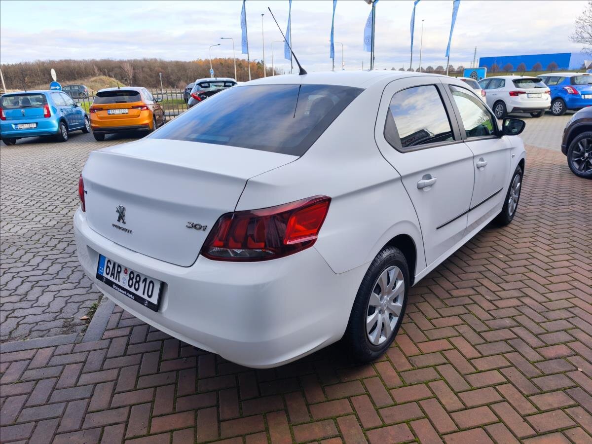 Peugeot 301 Sedan 1,2 l 60 kw