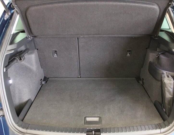 Škoda Karoq SUV / Terénní 1,5 l 110 kw