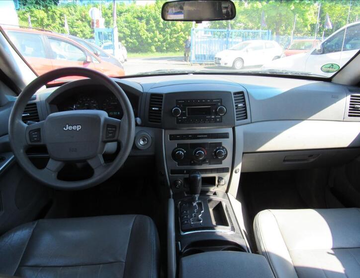 Jeep Grand Cherokee 11